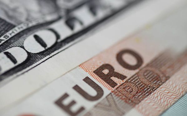 Autoridades Europeias Avaliam Dependência do Fed para Financiamento em Dólares